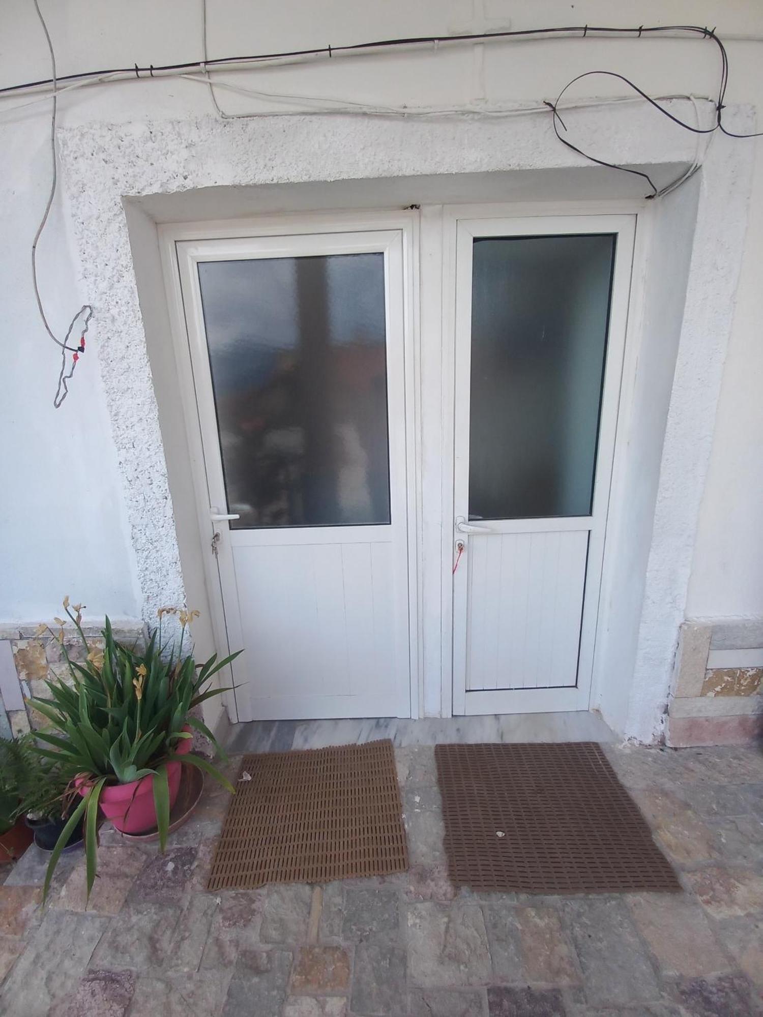 Aleko Guest House Gjirokastër Esterno foto