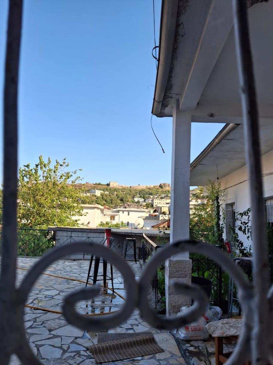 Aleko Guest House Gjirokastër Esterno foto